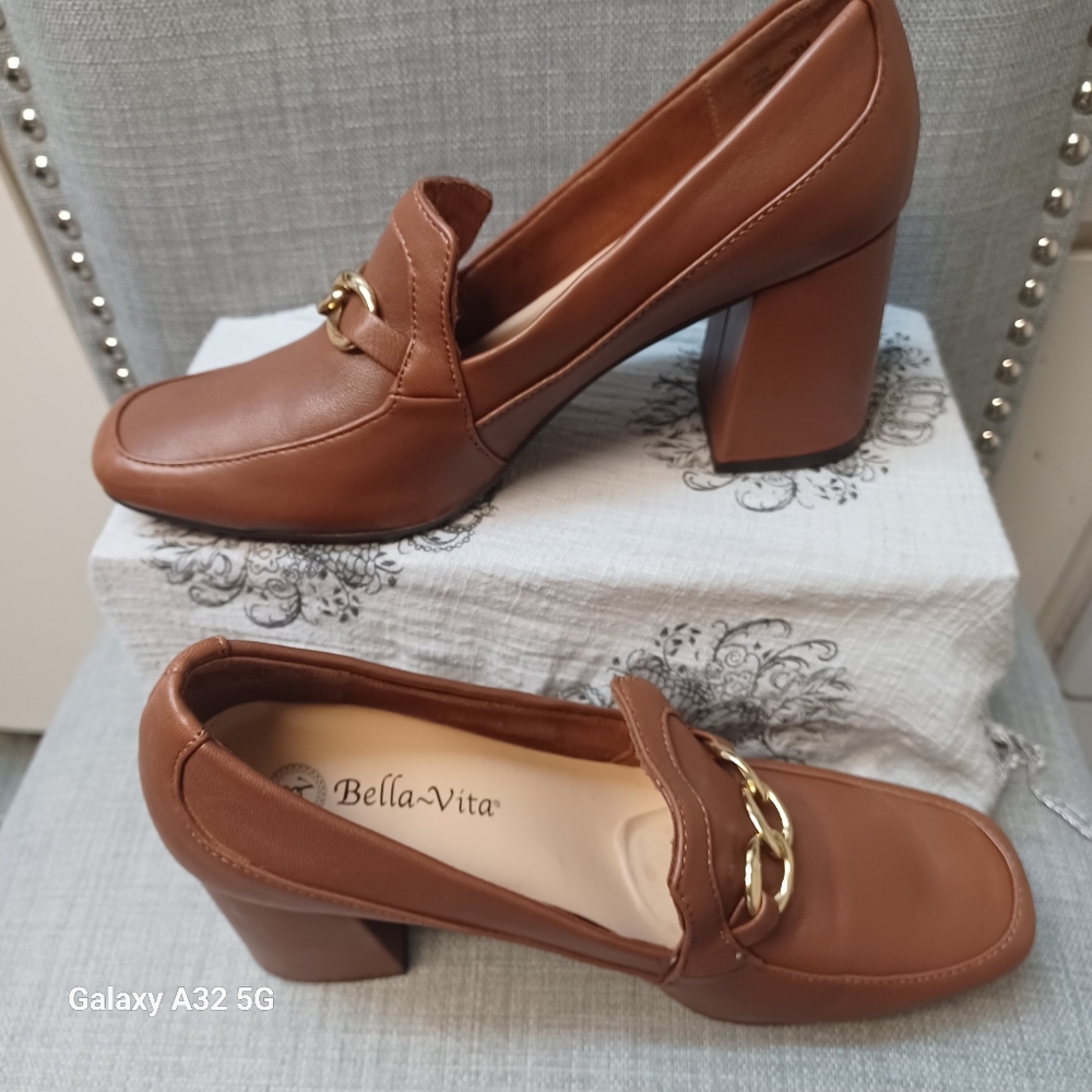 Bella Vita Brown and Gold Loafers Flats Size 9.m - Picture 14 of 15